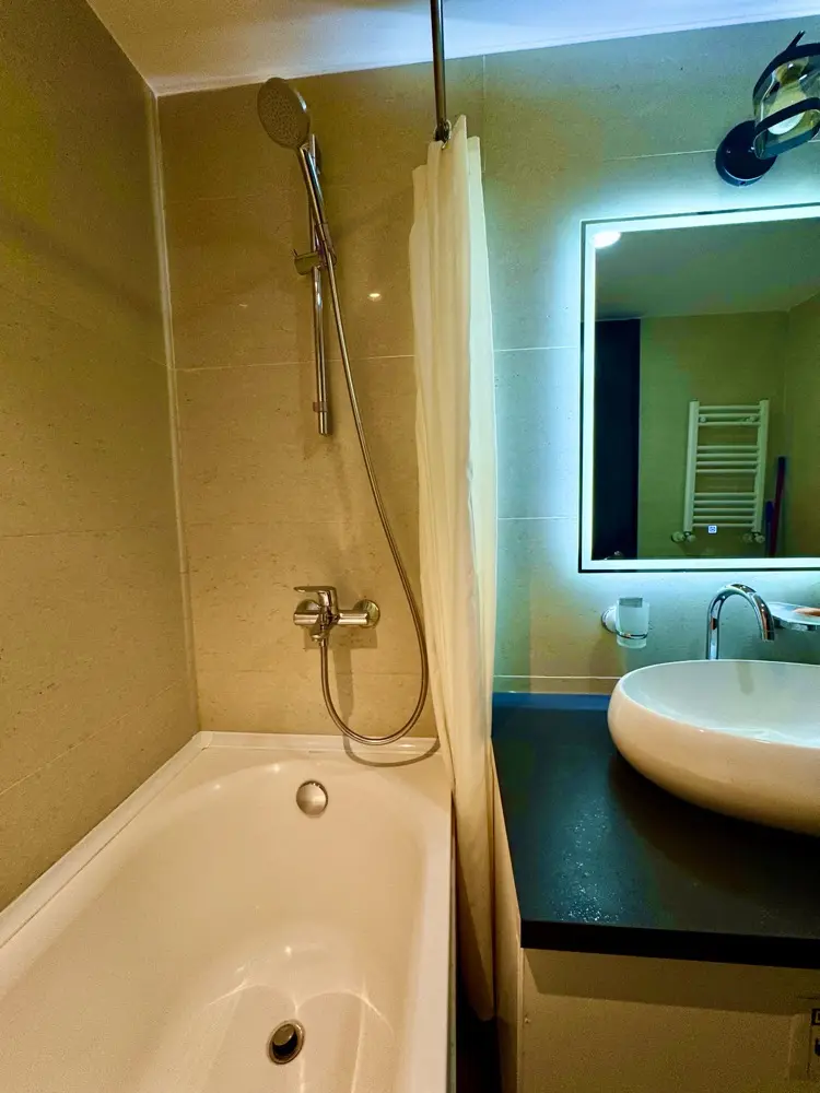 Apartment 327 photo 14