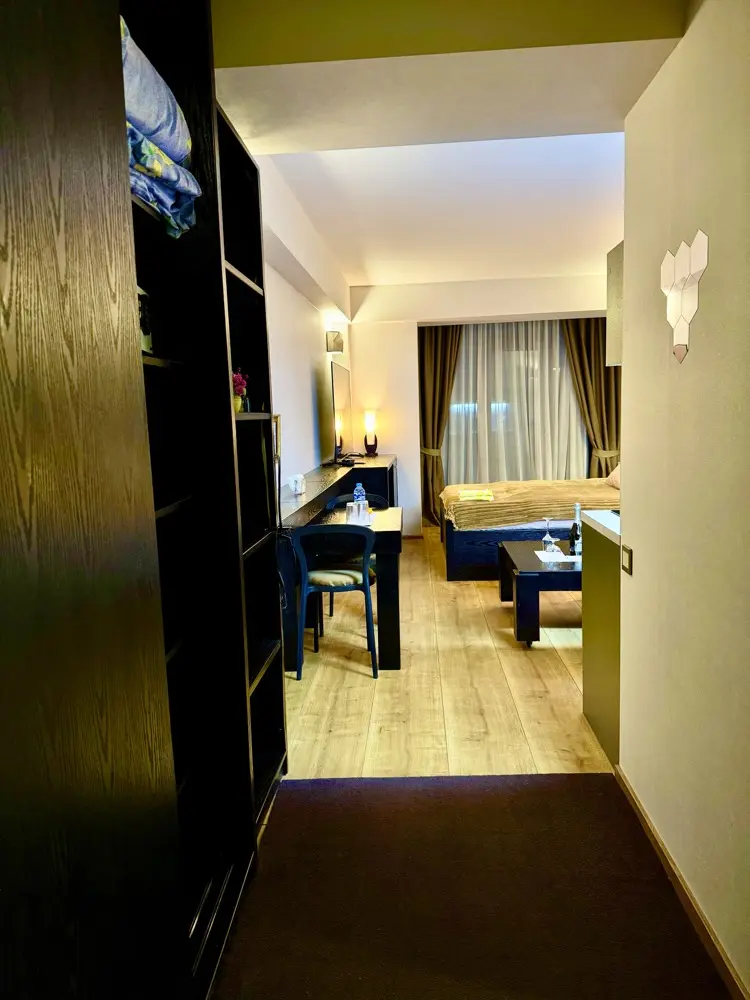 Apartment 327 photo 15