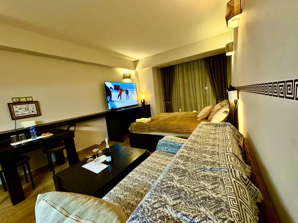 Apartment 327 photo 6